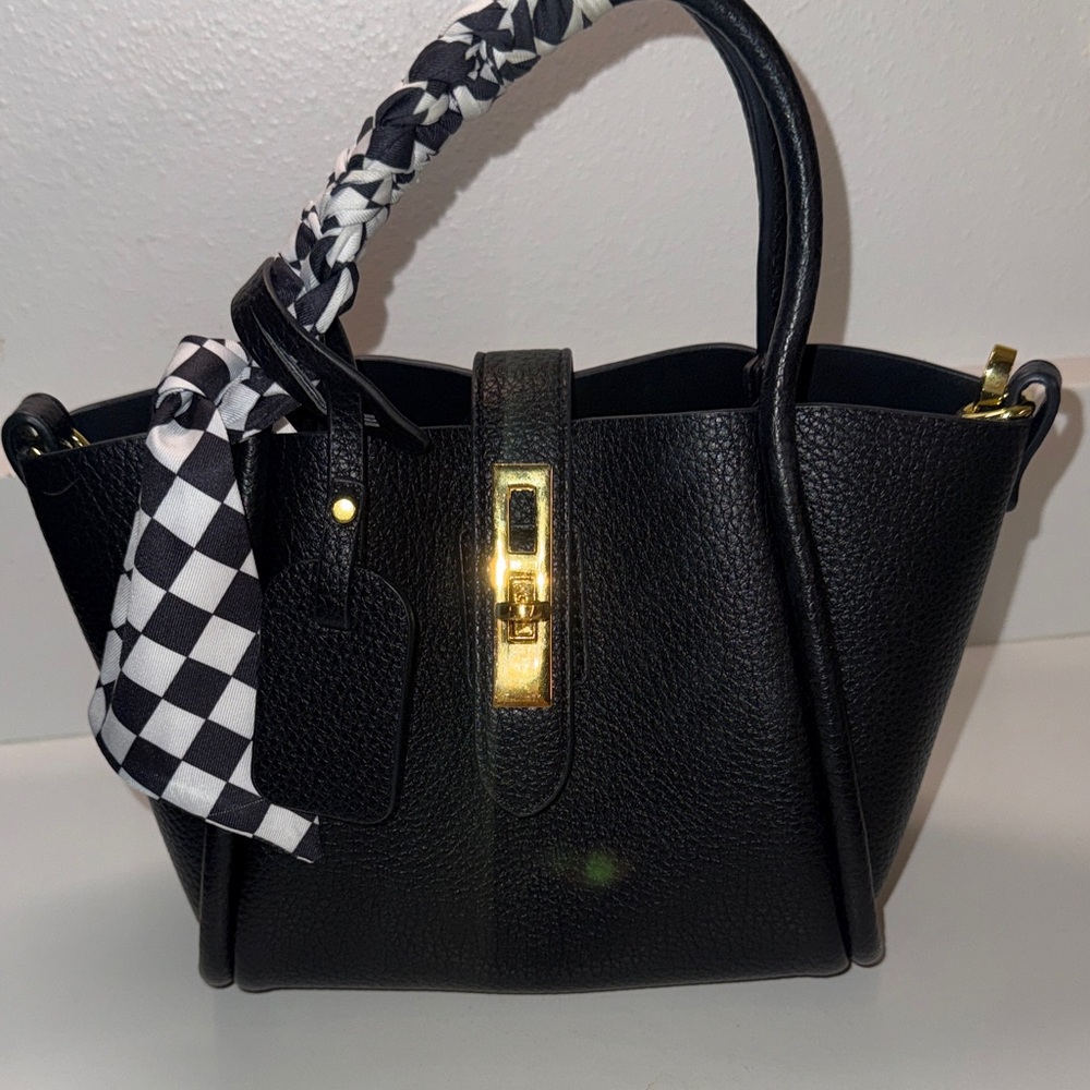 Elegant Black Fashion Handbag with Gold Accents- NWOT no callouts!